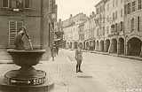 Remiremont - La Fontaine du Cygne et les Arcades